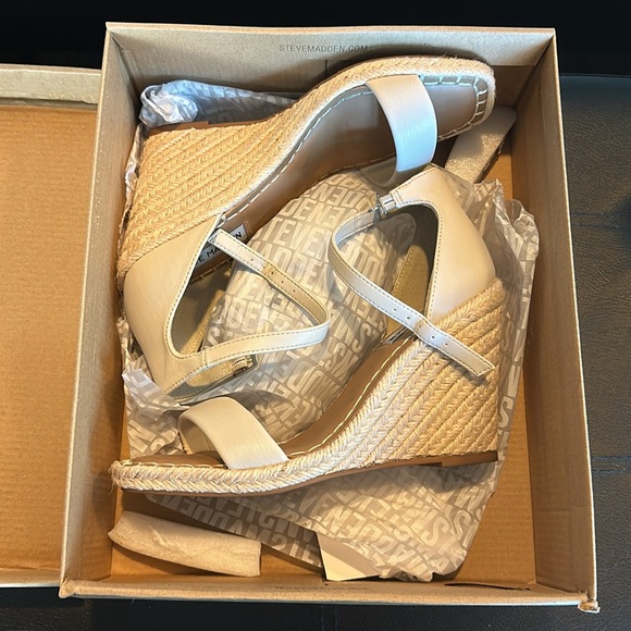 Steve Madden Submit Bone 7.5 Wedges - Picture 6 of 8